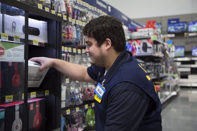 Un trabajador de Walmart