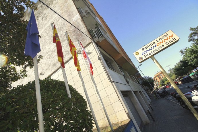 Np La Policia Local De Blanes Deté Prcticament In Fraganti Lautor Duna Agressió Amb Arma Blanca