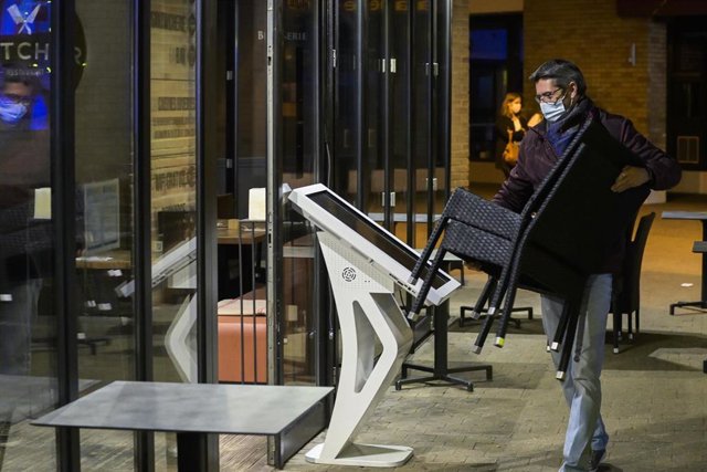 Cierre de un bar en Louvain-la-Neuve