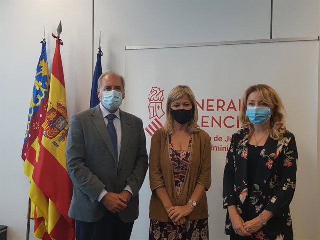 Reunión de Bravo y el Colegio de Médicos
