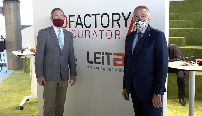 El cónsul general de Estados Unidos en Barcelona, Robert Riley, visita la sede del Consorcio de la Zona Franca de Barcelona (CZFB), el 23 de octubre de 2020.