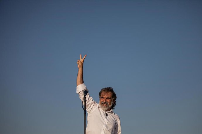 El president d'mnium, Jordi Cuixart, abans d'ingressar a presó després de la suspensió del tercer grau.