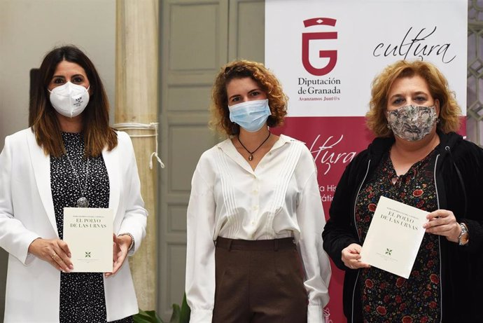 La Diputación de Granada presenta 'Polvo de las urnas', obra ganadora del Premio de Poesía Villa de Peligros