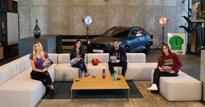 El Cupra Garage acoge la retransmisión del programa 'Bara LIVE' del Clásico.