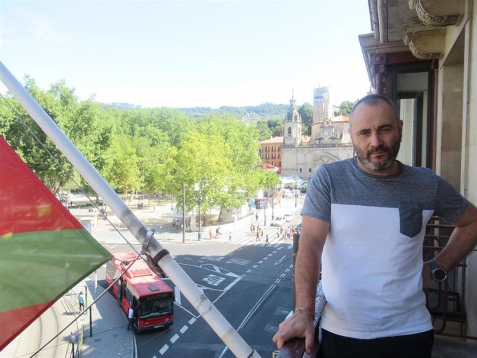 El portavoz de EA, Iker Ruiz de Egino