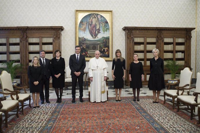 El presidente del Gobierno, Pedro Sánchez, se reúne con el papa Francisco, en la