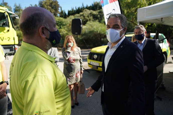 Firma del convenio de la Junta de Andalucía y el Ayuntamiento de Benahavís (Málaga) para la creación de la tercera base del GREA