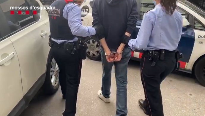 Els Mossos d'Esquadra detenen un pirman a Barcelona