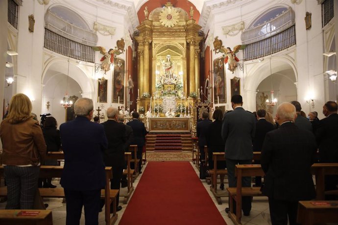 El Obispo de Córdoba preside la misa en la Iglesia del Juramento por la festividad del Arcángel de la ciudad