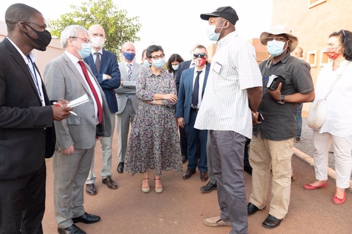 La ministra de Asuntos Exteriores, Arancha González Laya, en su visita a Mali.