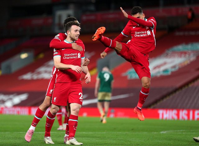 El Liverpool remonta y el City vuelve a dejarse puntos El Liverpool remonta y el City vuelve a dejarse puntos