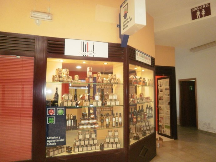 Despacho de loterías en la Estación de Autobuses de Coria