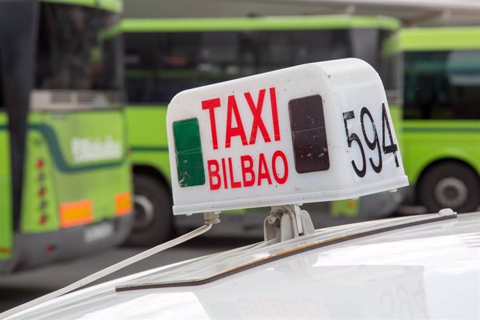 Imagen de un taxi en Bilbao