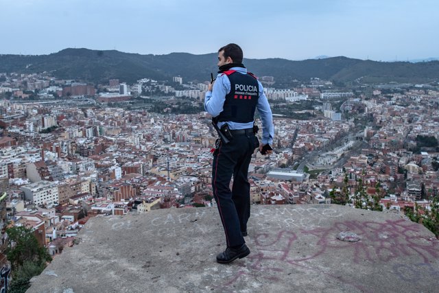 Mosso vigila la ciudad de Barcelona durante las restricciones