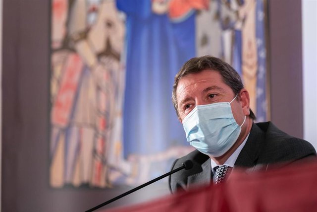 El presidente de Castilla-La Mancha, Emiliano García-Page, ha anunciado que le próximo lunes se incorporarán a la plantilla de profesores de la Comunidad Autónoma 800 docentes más, que desempeñarán su trabajo en el plan de éxito educativo