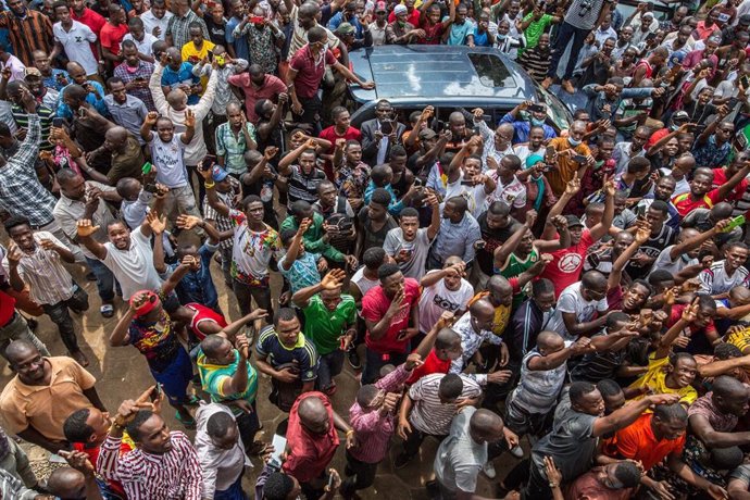 Partidarios del líder opositor Cellou Dalein Diallo durante las elecciones en Guinea