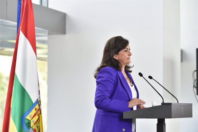 La presidenta del Gobierno de La Rioja, Concha Andreu, en la comparecencia de prensa de Riojafórum donde ha anunciado medidas restrictivas de movilidad en la región