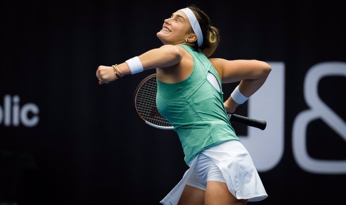 Tenis.- Sabalenka arrasa en Ostrava con los títulos de individual y dobles