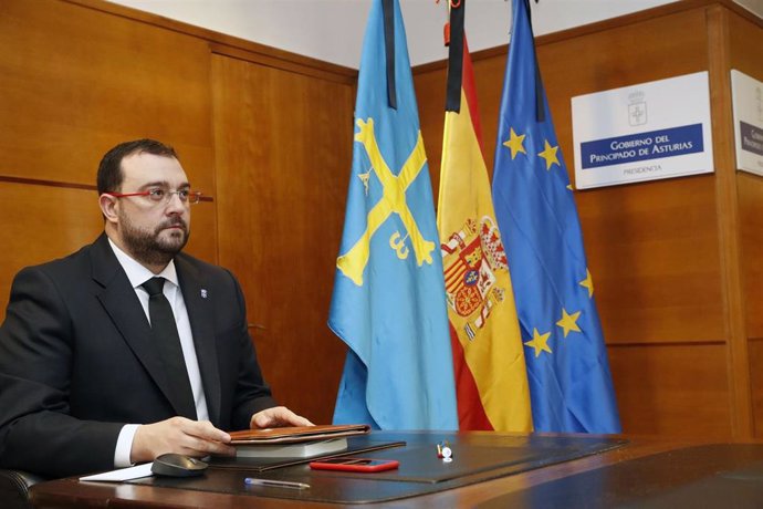El presidente asturiano Adrián Barbón durante una  conferencia de presidentes el pasado 31 de mayo.