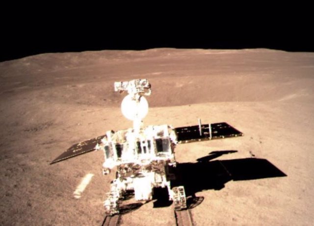 El rover Yutu-2 de China ha comenzado a explorar la cara oculta de la Luna