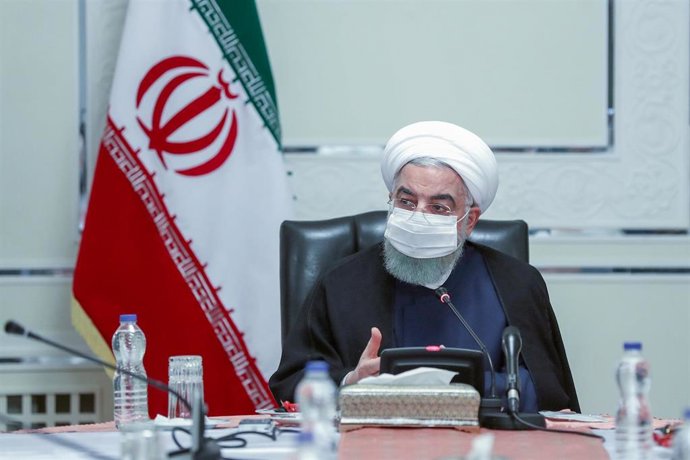 Hasán Rohani, presidente de Irán, con mascarilla