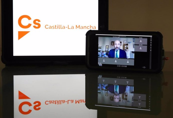El diptuado de Ciudadanos David Muñoz Zapata participa por videoconferencia en la Comisión de Asuntos Generales de las Cortes.