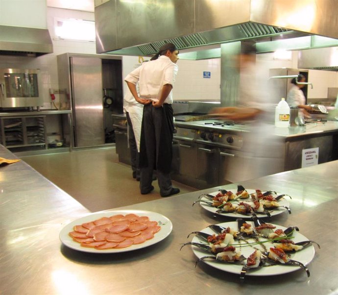 Escuela de hostelería, cocina, tapas, restaurante, cocinero, TOPI Zaragoza