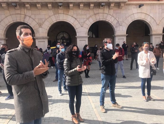 Miembros de Cs han participado en Teruel en la manifestación del sector de la hostelería