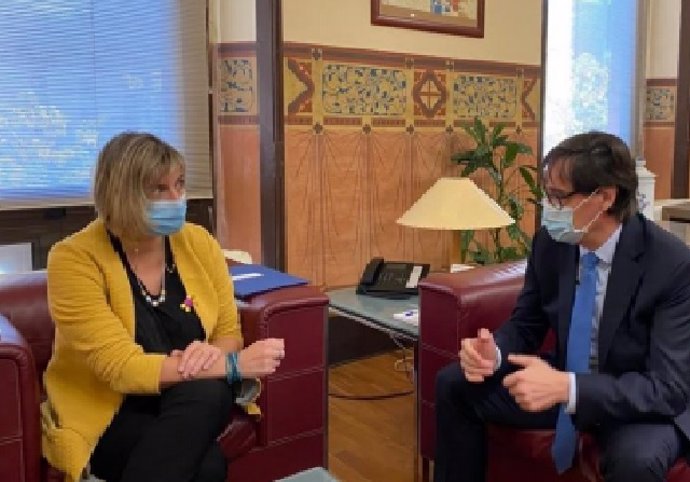 El ministro de Sanidad, Salvador Illa, se  reúne con la consellera de Salut de la  Generalitat de Cataluña, Alba Vergés.