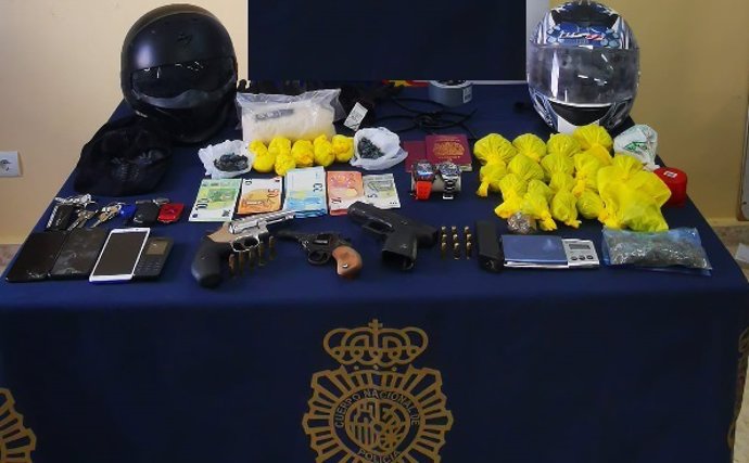 Objetos intervenidos a detenidos por robo en un restaurante en Marbella