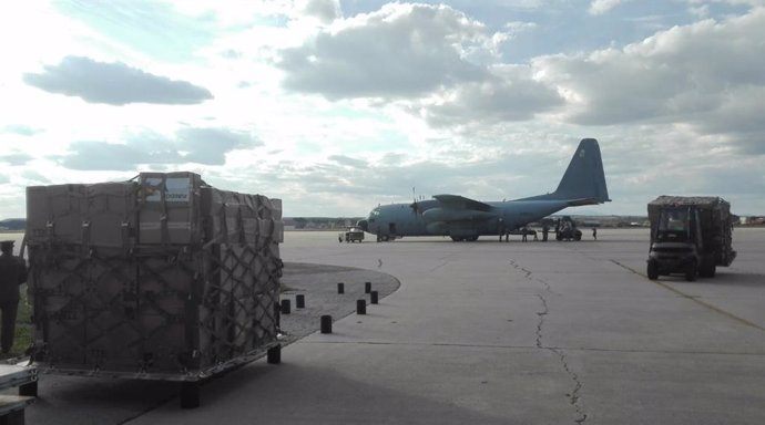 Embalaje de material sanitario para la protección frente al coronavirus donado por la República Checa que ha sido trasladado por un avión del Ejército del Aire que ha aterrizado en la base aérea de Torrejón de Ardoz, Madrid (España) a 29 de marzo