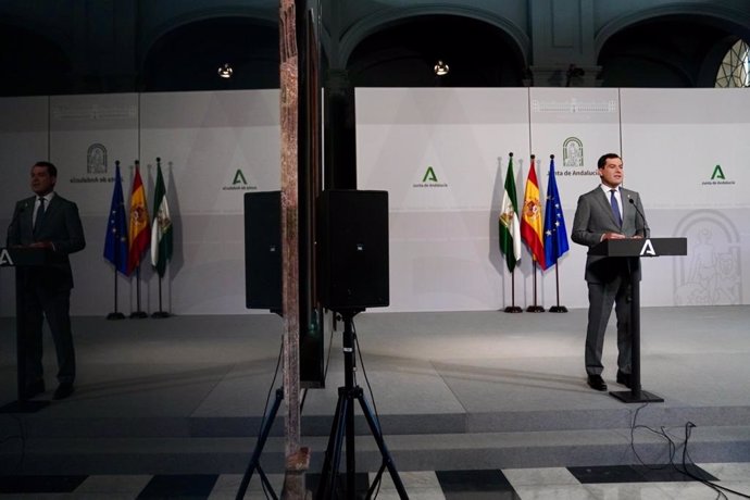 El presidente de la Junta de Andalucía, Juanma Moreno, comparece tras la Conferencia de presidentes celebrada este lunes.