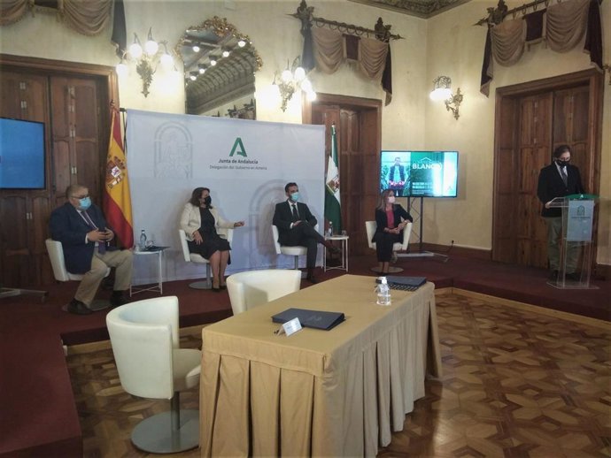 Almería.-Junta y 13 ayuntamientos firman el 'Compromiso Blanco' para acabar con 