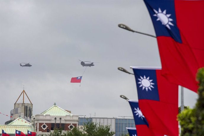China/EEUU.- China anuncia sanciones contra grandes firmas de defensa de EEUU po