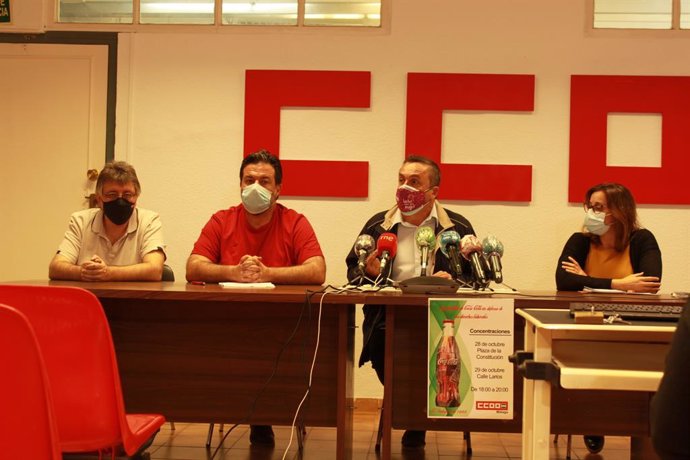 Economía.- Trabajadores de Coca-Cola en Málaga aben "batalla contrarreloj" en la
