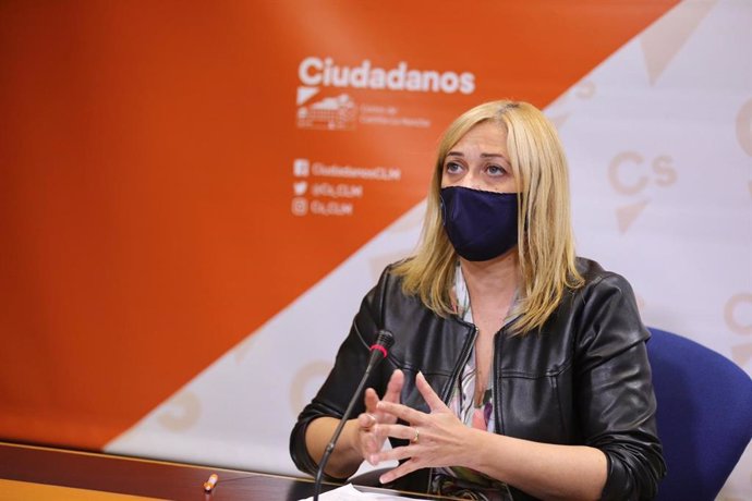 La portavoz de Cs en las Cortes, Carmen Picazo, en rueda de prensa.