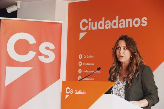 La coordinadora de Ciudadanos Galicia, Beatriz Pino, en rueda de prensa.