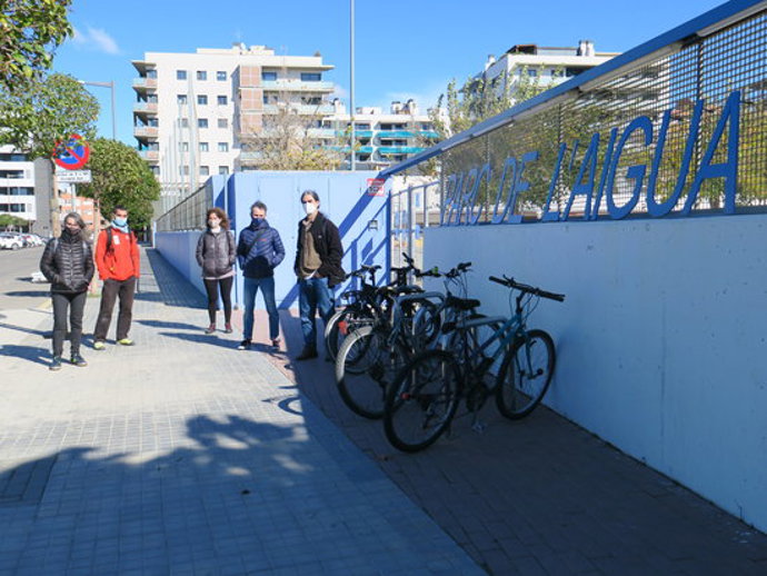 Pla obert de la visita que la Paeria ha fet a l'escola del Parc de l'Aigua. Imatge del 26 d'octubre de 2020. (Horitzontal)