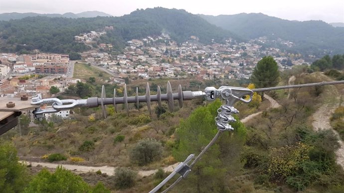 Endesa reforma parte de la red eléctrica de media tensión del Pont de Vilomara i Rocafort (Barcelona)