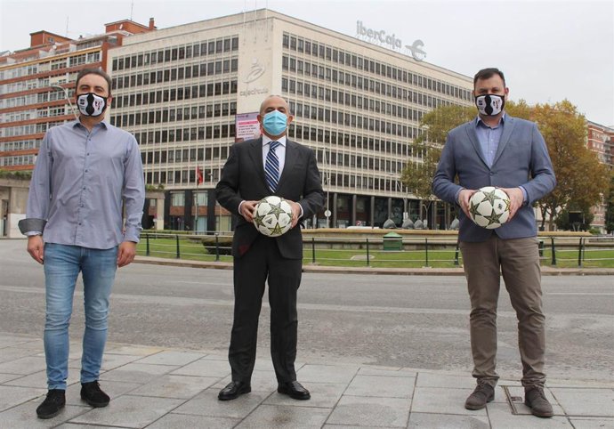 Acuerdo entre Ibercaja y el CD Bupolsa.