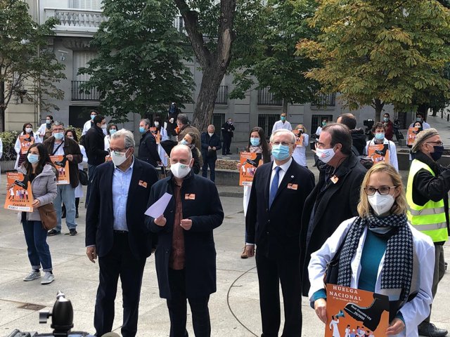 Huelga general de médicos, convocada por el CESM