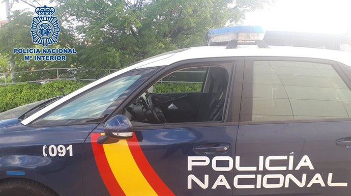 Nota De Prensa: "La Policía Nacional Detiene A Un Individuo Que Habría Causado Daños En Varios Vehículos Estacionados En La Calle Durante La Noche"