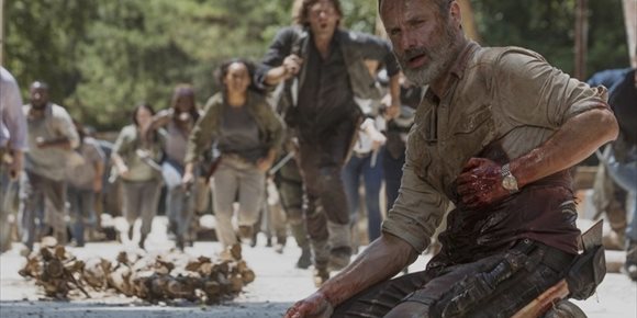 9. Así marca el destino de Rick la escena postcréditos de The Walking Dead: World Beyond