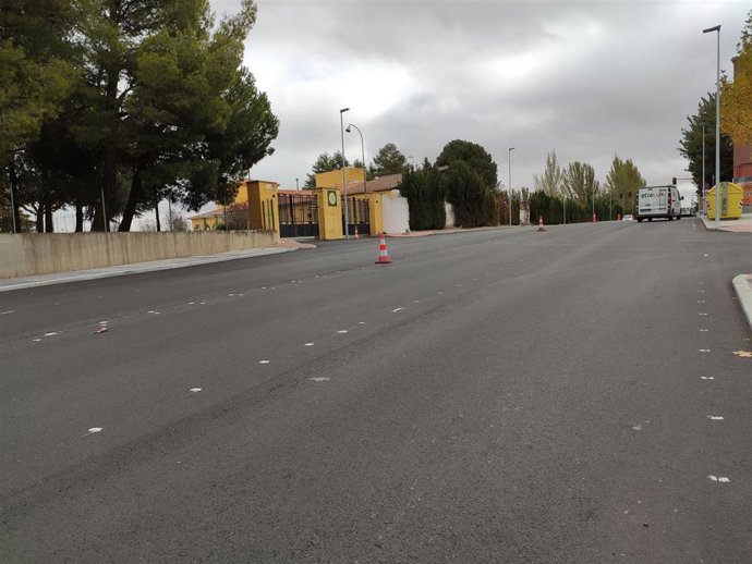 Obras para la puesta en servicio de un nuevo tramo de carril bici en la calle Joaquín Rodrigo de Salamanca.
