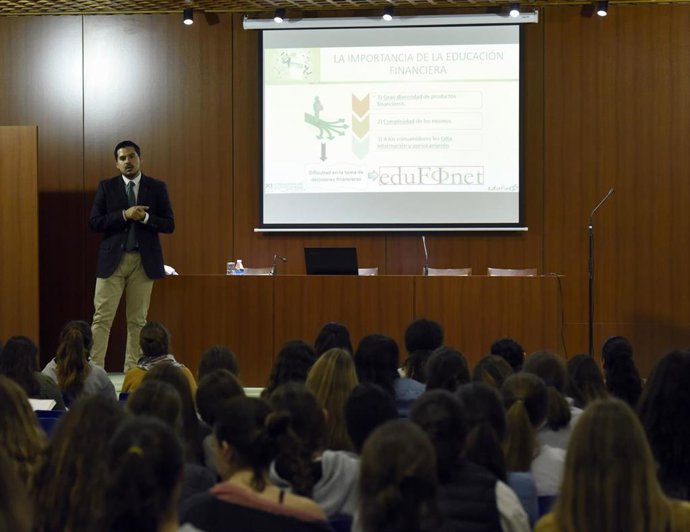 Las Jornadas de Educación Financiera para Jóvenes del Proyecto Edufinet comienzan un nuevo curso en Sevilla en su edición de 2019