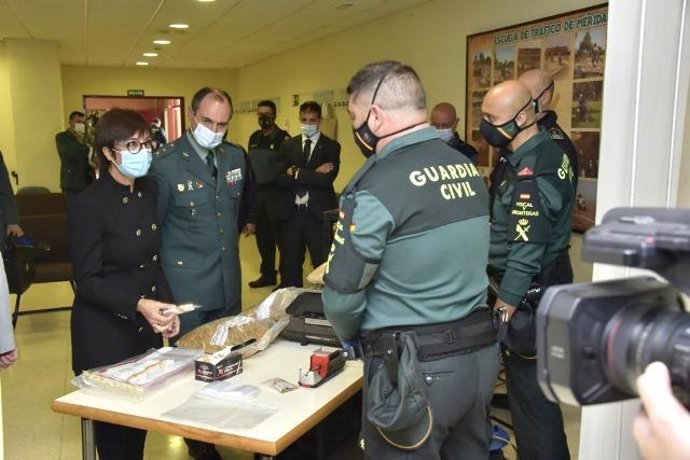 La directora general de la Guardia Civil presenta en Mérida una operación en la que se han incautado 53 toneladas de hojas de tabaco