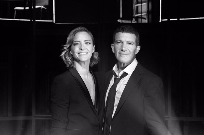Antonio Banderas y María Casado presentarán el programa musical 'Escena en Blanco y Negro' en Amazon Prime Video