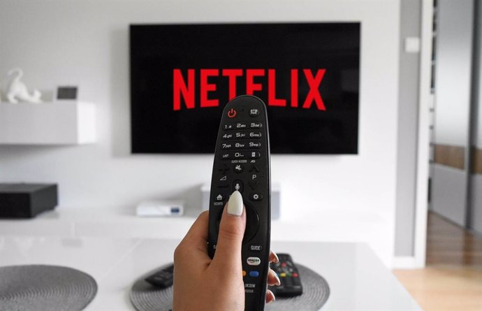 Netflix prueba un modo de solo audio para escuchar las series como si fueran pod