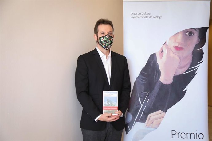 Vicente Luis Mora presenta su obra 'Centroeuropa', ganadora del XIII Premio Málaga de Novela