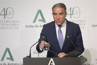 La Junta reivindica su "modelo" de bajada de impuestos para "recaudar más" frente a las "recetas antiguas" del Gobierno